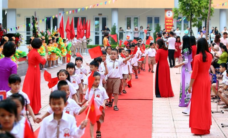Mùa thu cũng là mùa tựu trường.