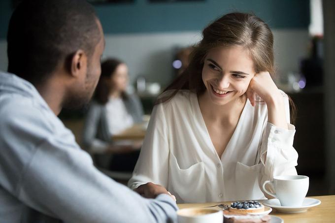 “Hãy chia sẻ với anh khi em buồn nhé”